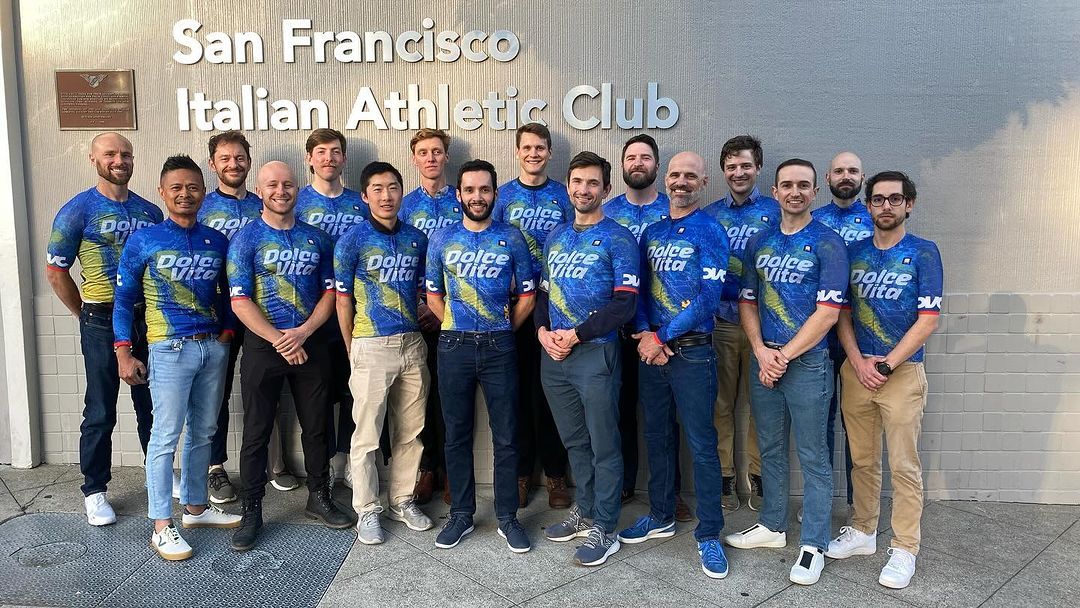 Wonderful to have @dolce_vita_cycling at stag tonight.  Great representation of the Club. 🇮🇹 #cyclingclub