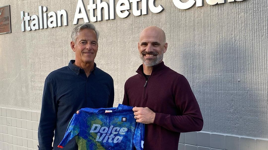 Wonderful to have @dolce_vita_cycling at stag tonight.  Great representation of the Club. 🇮🇹 #cyclingclub