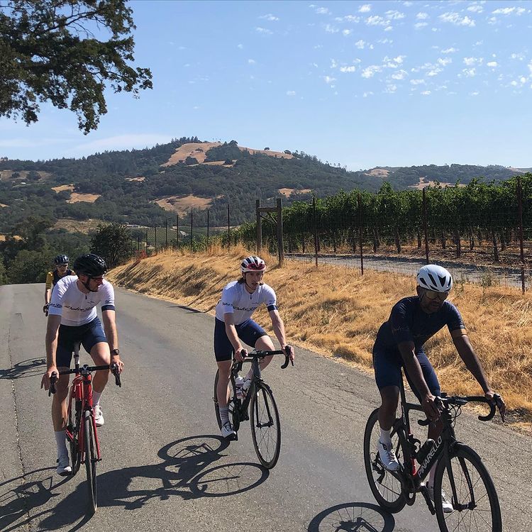 And that’s a wrap! The third and final day of team camp started as a recovery ride and evolved into a series of attacks, breakaways and town sign sprints. We wouldn’t have it any other way

 #thesweetlife #dolcevitacycling #cyclingteam
#cyclingphotos
