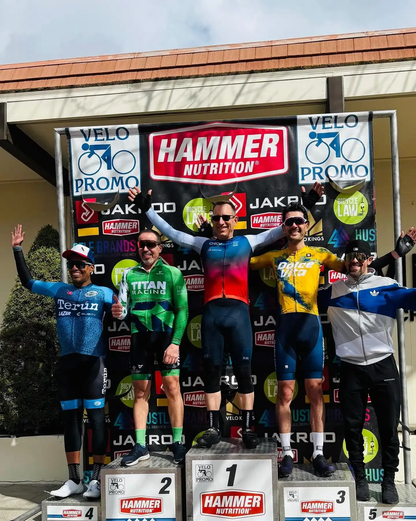 [ Forza DVC ]

Podium wins continues at Merced Crit: @massimo.costetti 🥉in the masters 4/5 race and securing his first point for Cat 4! We are absolutely thrilled, it is first of many points to come. Rallegramenti 🥂

@sportful @sfitalianathleticclub @equatorcoffees @poggio_labs @achieveptc @pinkpuffinbicycles @osmonutrition @jkbrkb  #onewealthadvisors #ncnca