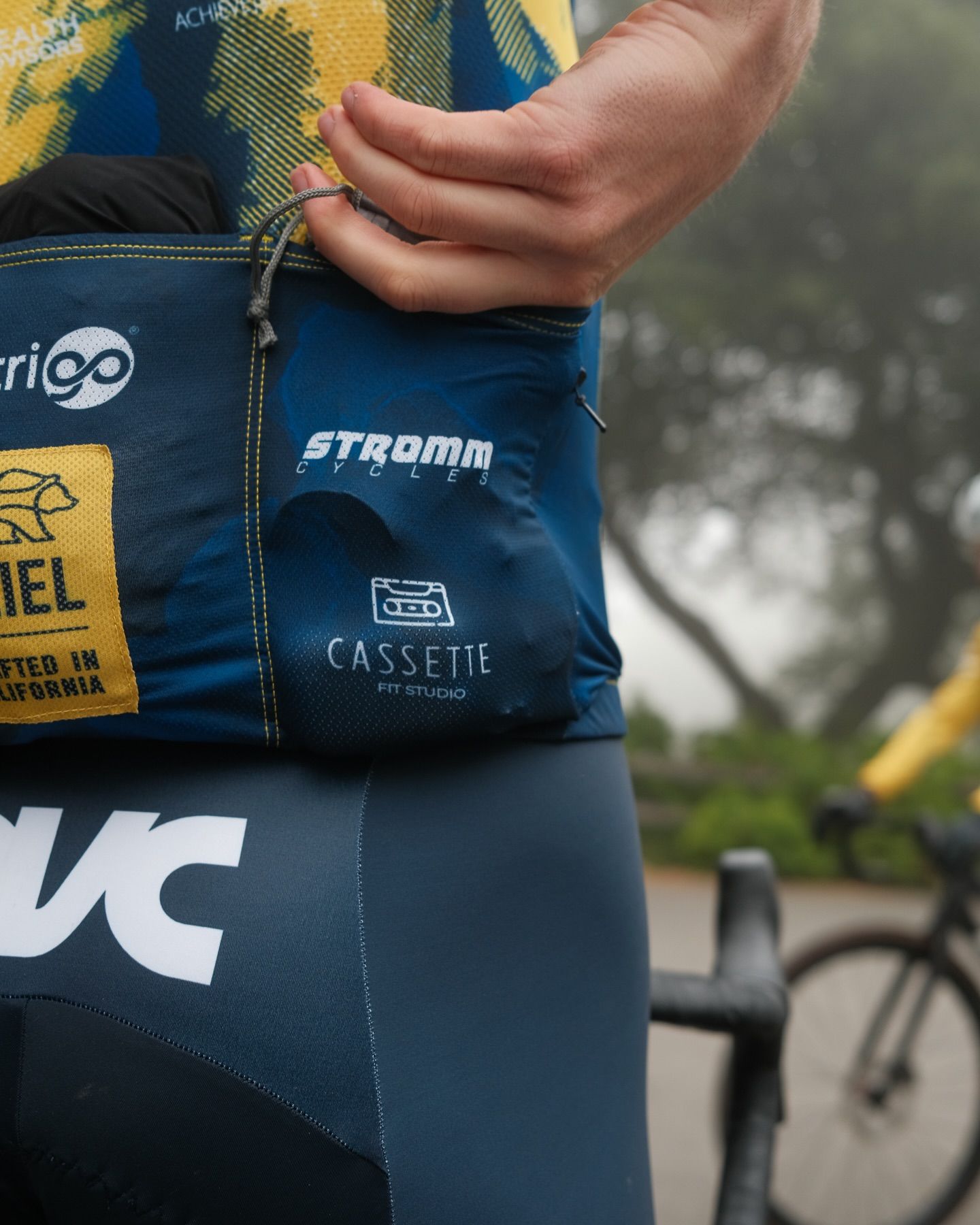 Foggy morning vibes with @dolce_vita_cycling. Moment of appreciation for our 2026 kit and sponsors 🙌

#cycling #ncnca #dolcevitacycling #racebikes