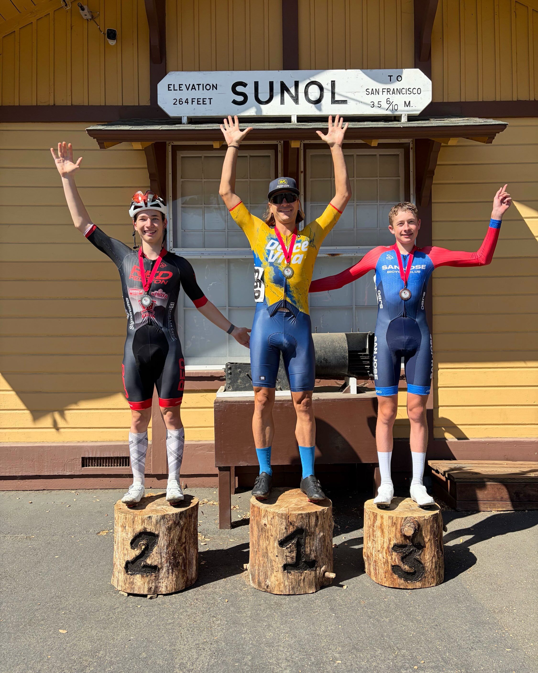 Adam Suczewski our team Ironman legend locked in & putting up 🥇results!!

Calaveras TT
@canyon 

#bayareacycling #critracing #cycling #sanfrancisco #racing